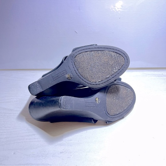 Vince Camaro Black Elastic Peep-Toe Wedge - Picture 7 of 7